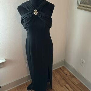 Jessica Howard black crossed halter front embellished Brooch long dress Sz 8